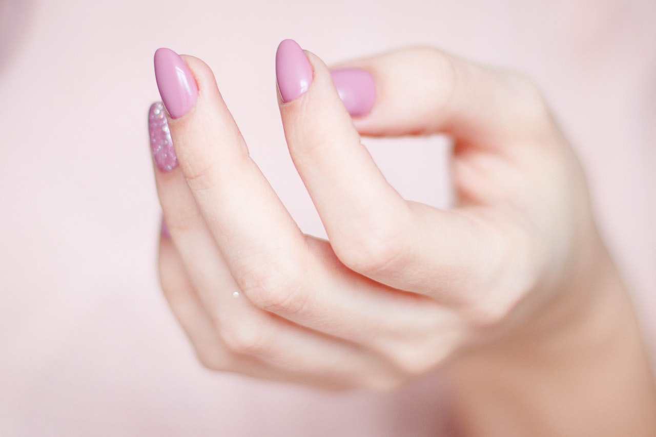 Aceton do paznokci – co trzeba o nim wiedzieć?